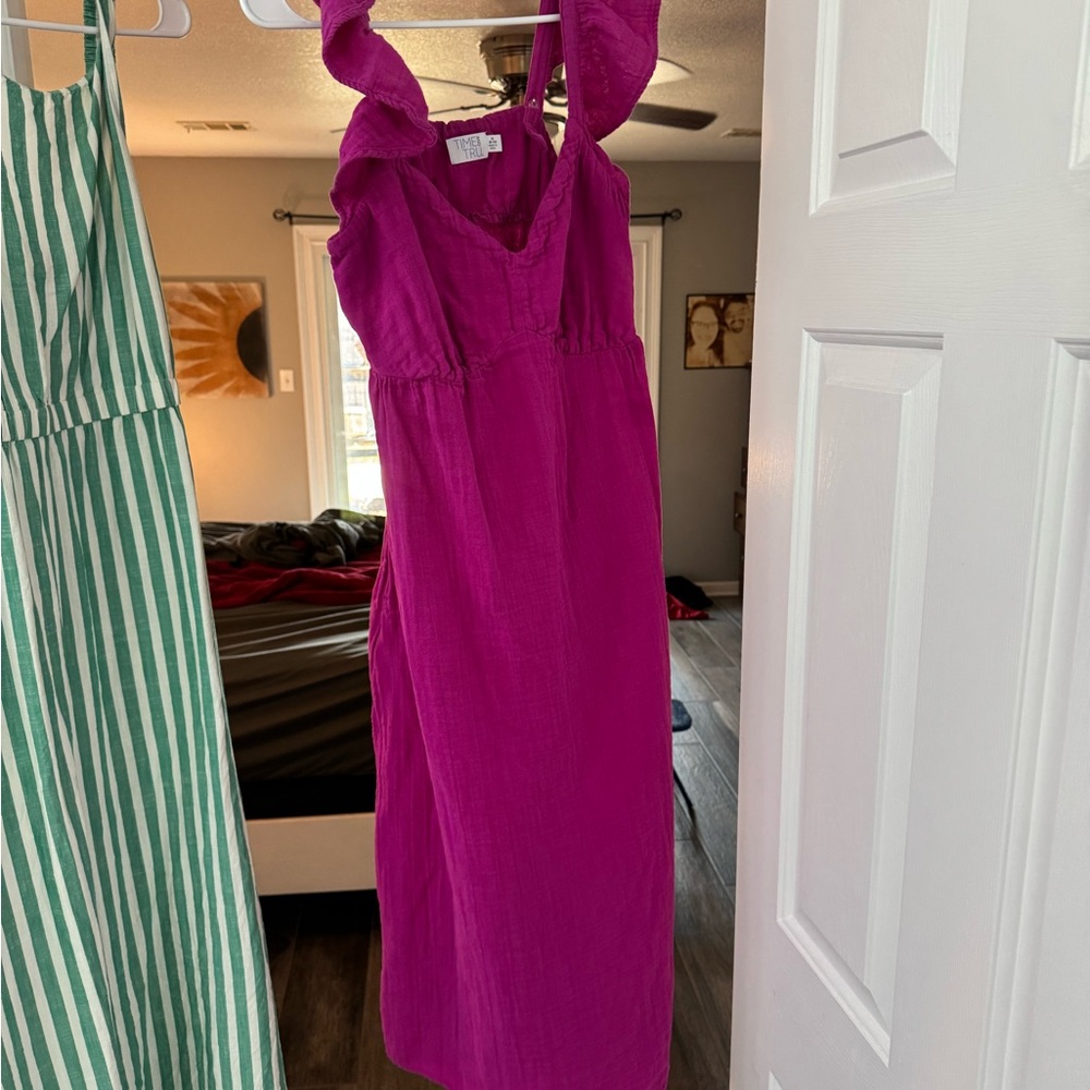 Time and Tru Fuchsia Sleeveless Top